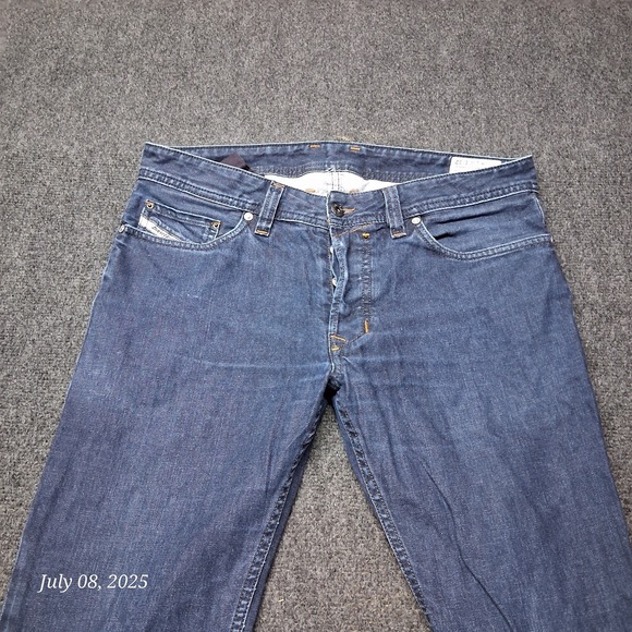 Diesel Jeans Men Size 30x32 Dark Blue Button Fly Safado Regular Slim Straight - Picture 1 of 14